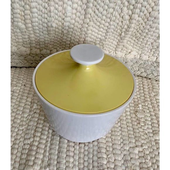 Vintage melamine sugar bowl pale yellow and white dish - Picture 5 of 10